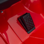 Aston Martin DBX na akumulator dla dzieci Czerwony + Pilot + EVA + Pasy + Wolny Start + Audio LED - obrazek 11